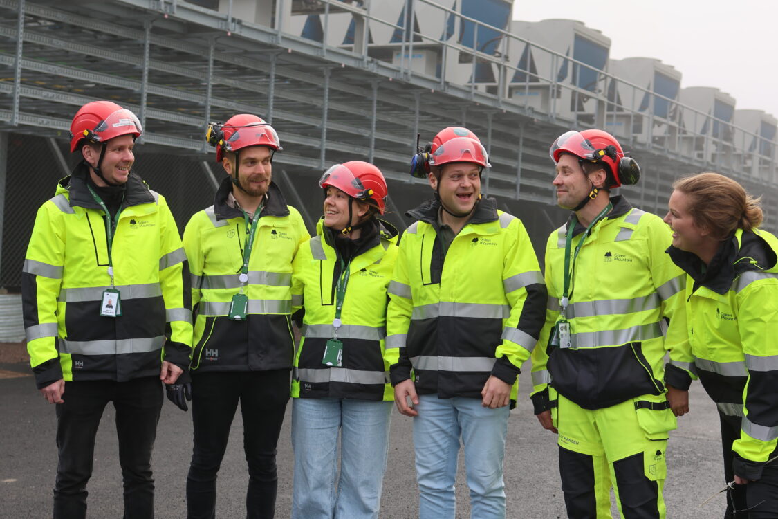People working on the OSL-Hamar data center.