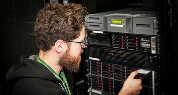 Altibox Client Case - Technician in data room