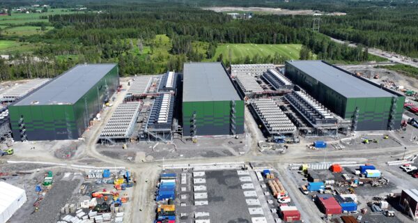 The photo illustrates OSL-Hamar with its current three buildings.